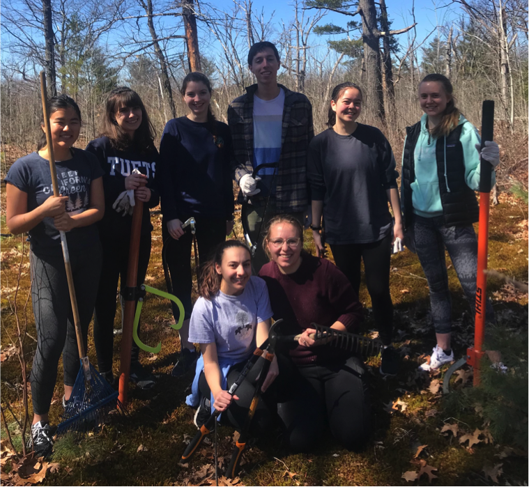 Members of Tufts’ Students for Environmental Awareness on their volunteer day at Middlesex Fells
